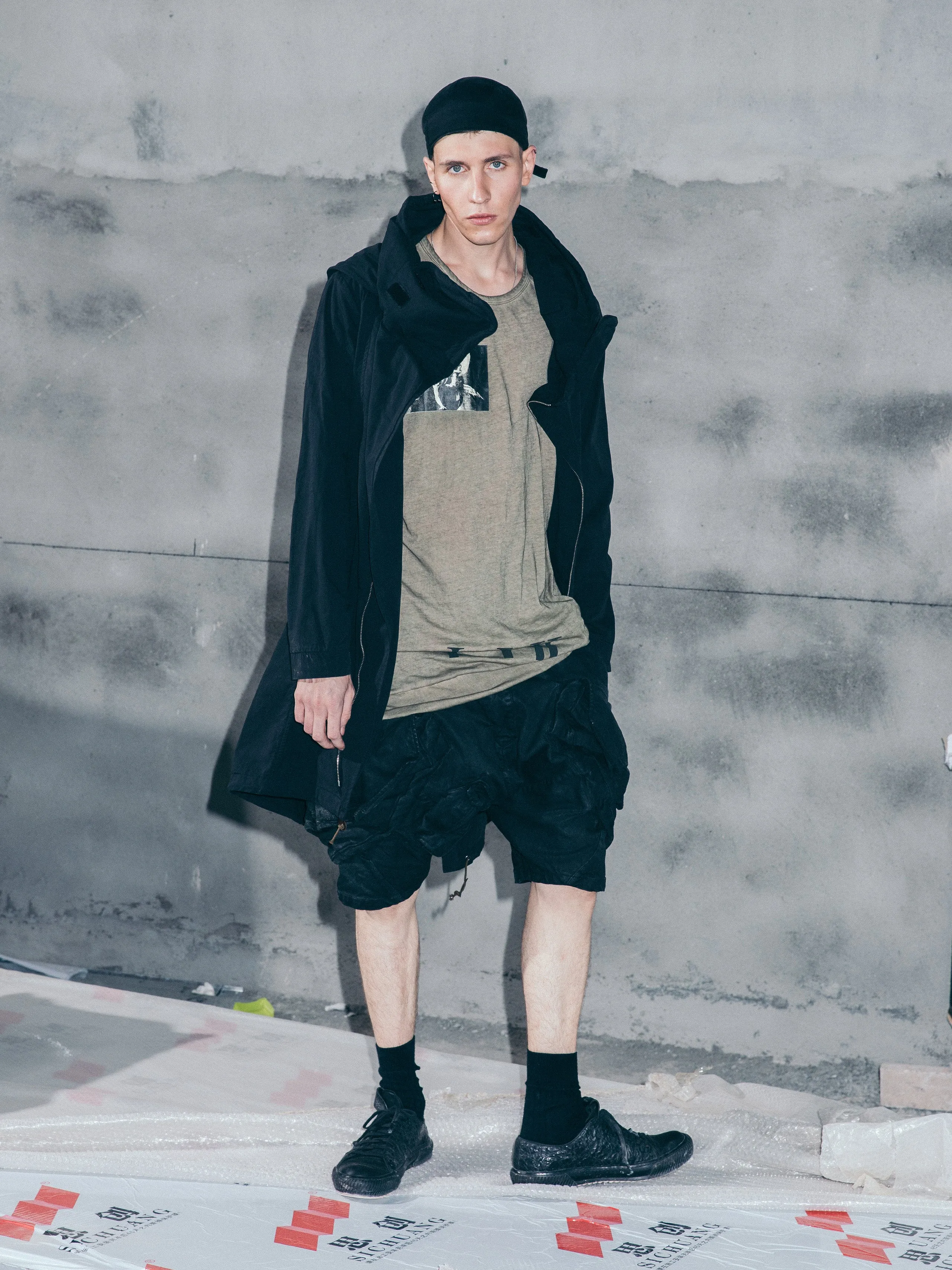 DYED STRUCTURAL WIRE LONG REVERSIBLE HOODED PARKA